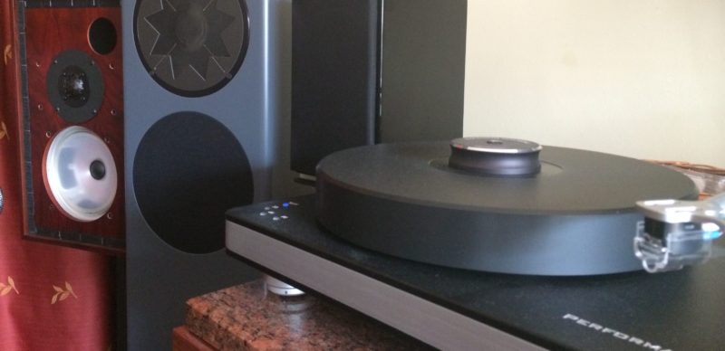 Plattenspieler testen, aber in eigenem Musikraum!
